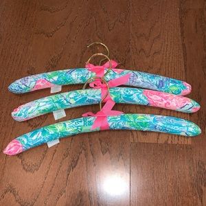 Lilly Pulitzer Set is Hangers
